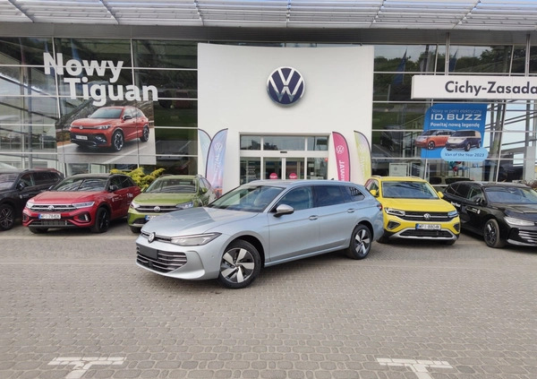 Volkswagen Passat cena 190500 przebieg: 10, rok produkcji 2024 z Piła małe 704